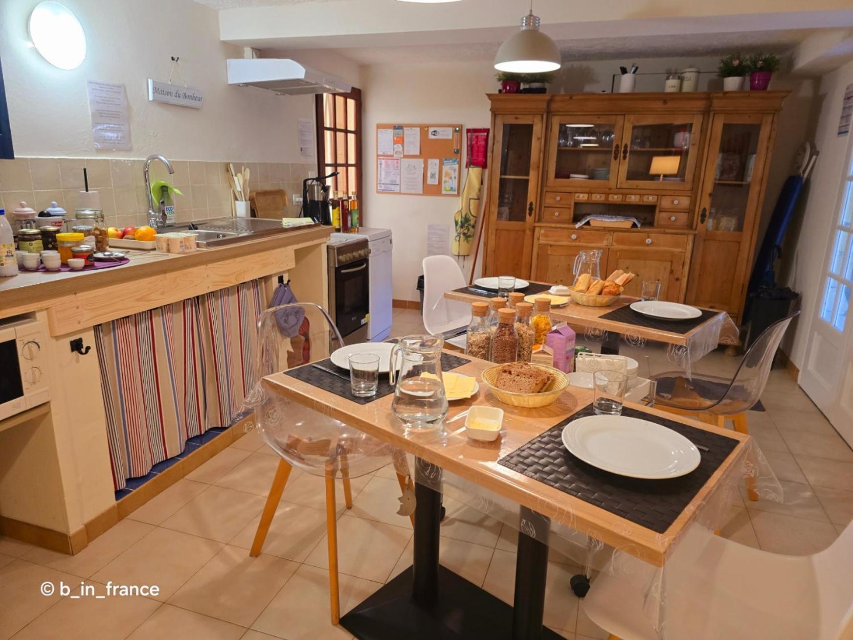 Vacances Castellane Extérieur photo